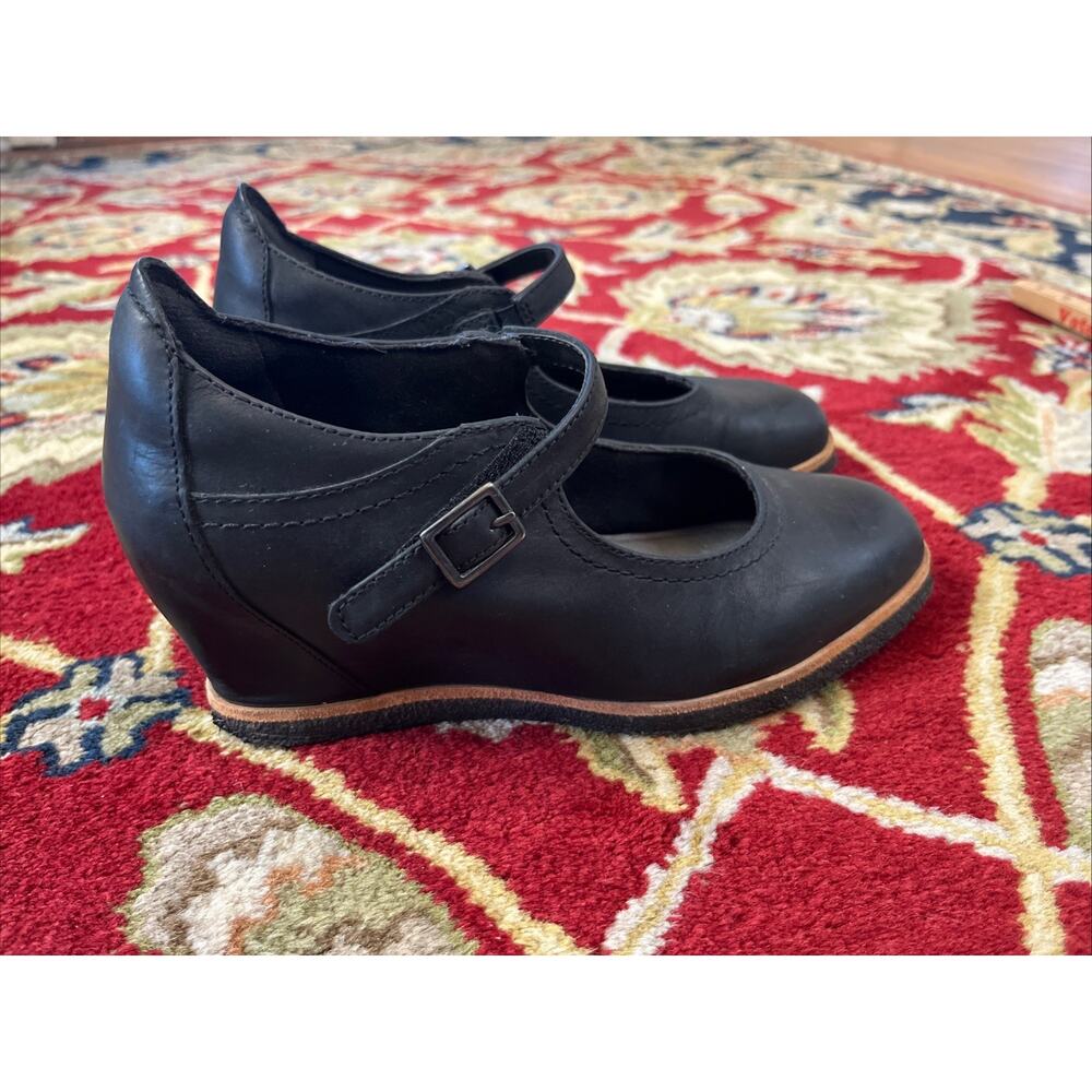 Earth Shoes Womens 7 D Wide Boden Mary Jane Wedge Heel Black Leather Gum Sole - Picture 4 of 11